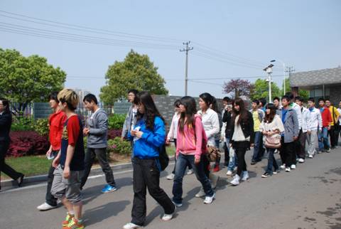 湖南大众传媒学院师生一行来明和参观学习